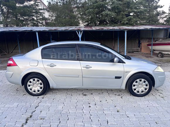Sahibinden Renault Megane 1.6 Authentique 2004 Model 