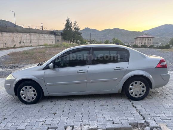 Sahibinden Renault Megane 1.6 Authentique 2004 Model 