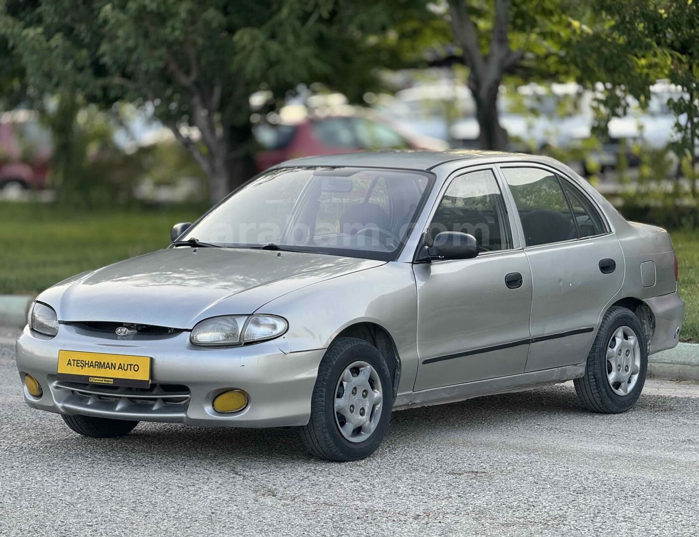 Galeriden Hyundai Accent 1.3 GLS 1998 Model Niğde 345.000 km Gri (Gümüş) 2