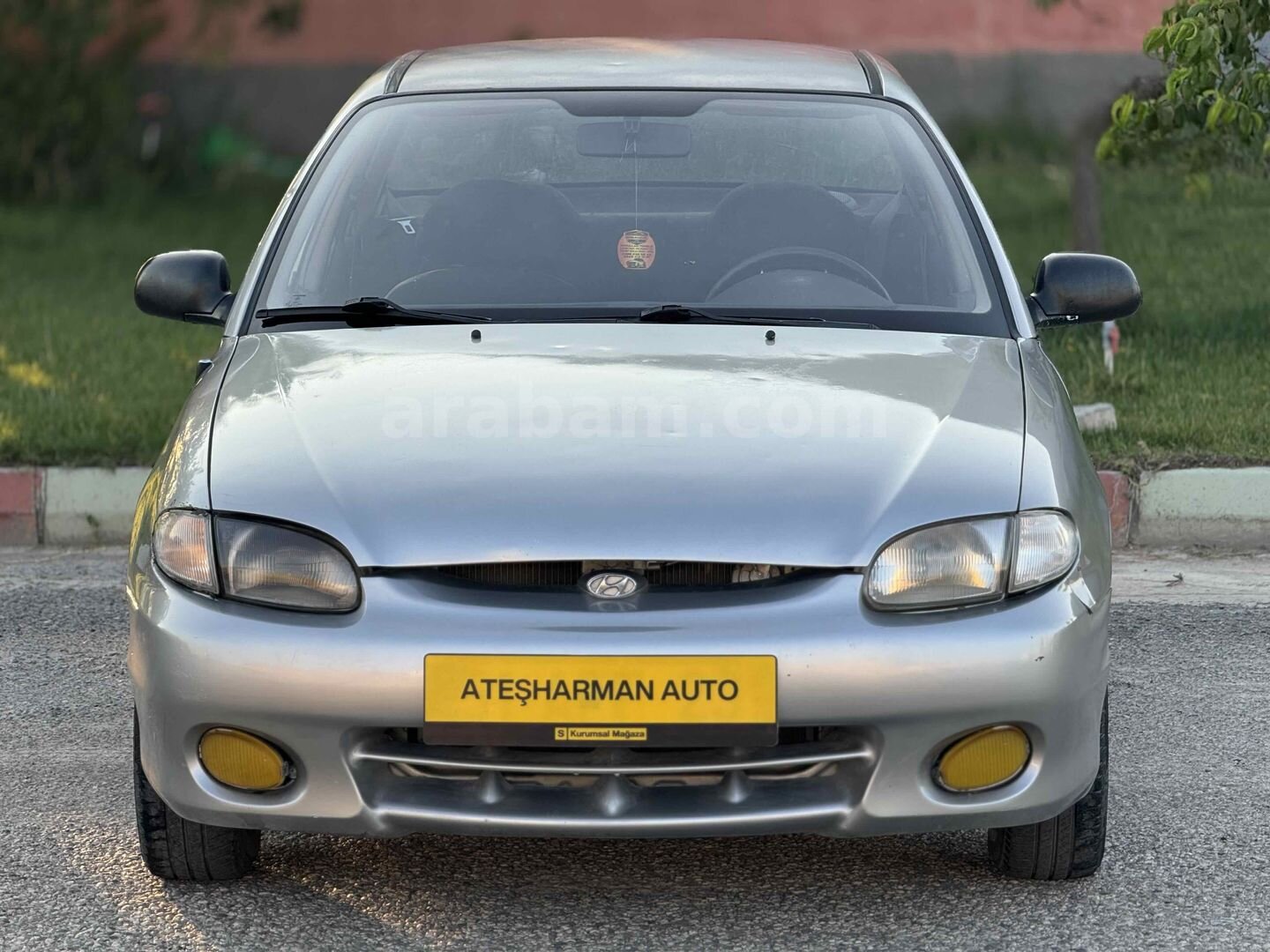 Galeriden Hyundai Accent 1.3 GLS 1998 Model Niğde 345.000 km Gri (Gümüş) 4