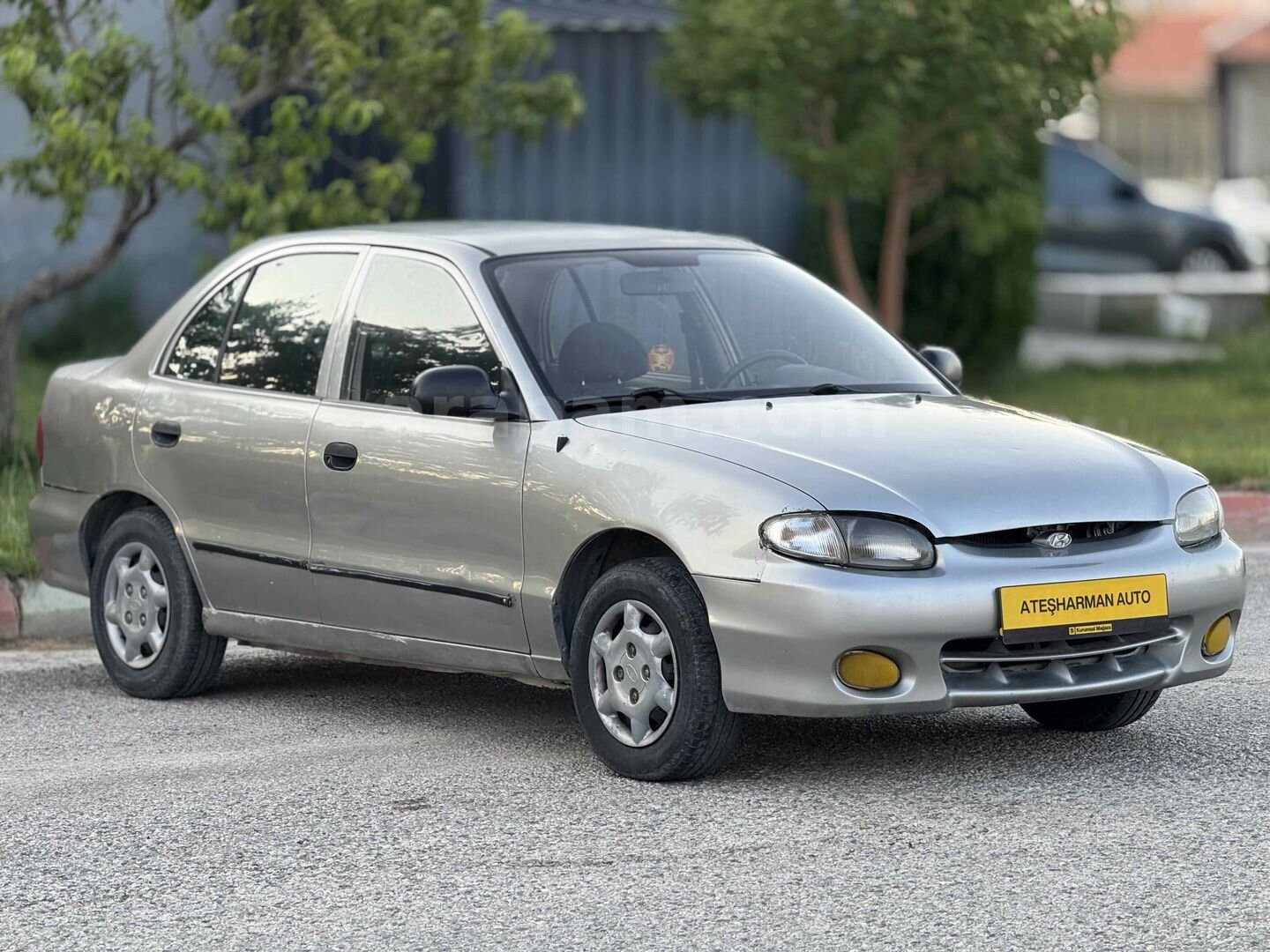 Galeriden Hyundai Accent 1.3 GLS 1998 Model Niğde 345.000 km Gri (Gümüş) 1