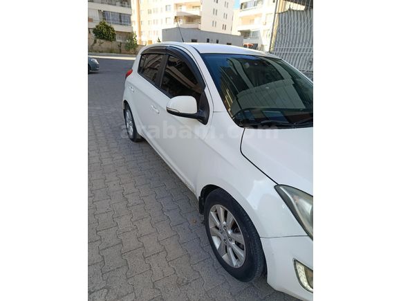 Sahibinden Hyundai i20 1.4 CRDi Sense 2013 Model