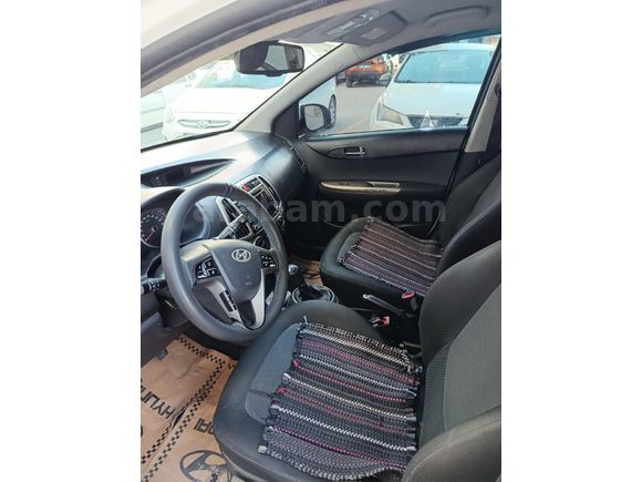 Sahibinden Hyundai i20 1.4 CRDi Sense 2013 Model
