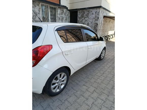 Sahibinden Hyundai i20 1.4 CRDi Sense 2013 Model