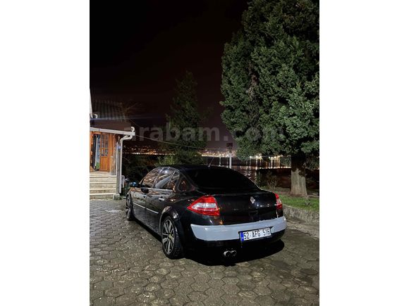 Sahibinden Renault Megane 1.6 Dynamique 2004 Model  332.000 km Siyah