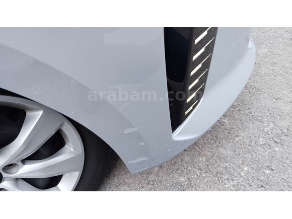 Sahibinden Renault Clio 1.0 SCe Equilibre 2023 Model 