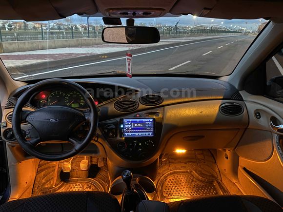 Sahibinden Ford Focus 1.6 Ghia 2001 Model 