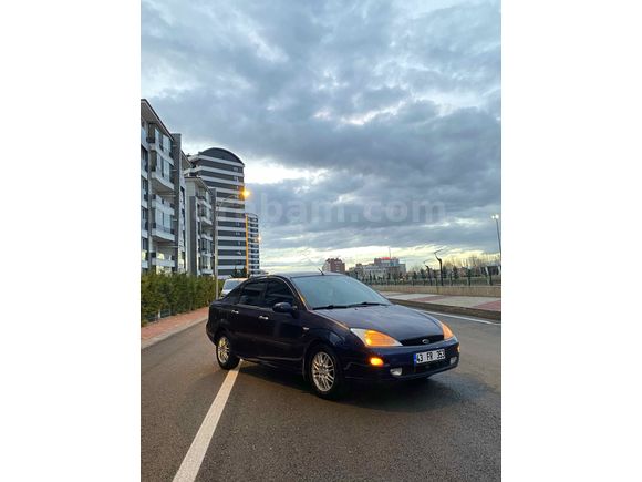 Sahibinden Ford Focus 1.6 Ghia 2001 Model 