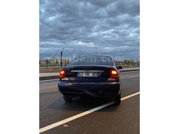 Sahibinden Ford Focus 1.6 Ghia 2001 Model 