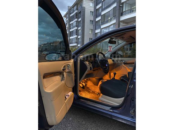 Sahibinden Ford Focus 1.6 Ghia 2001 Model 