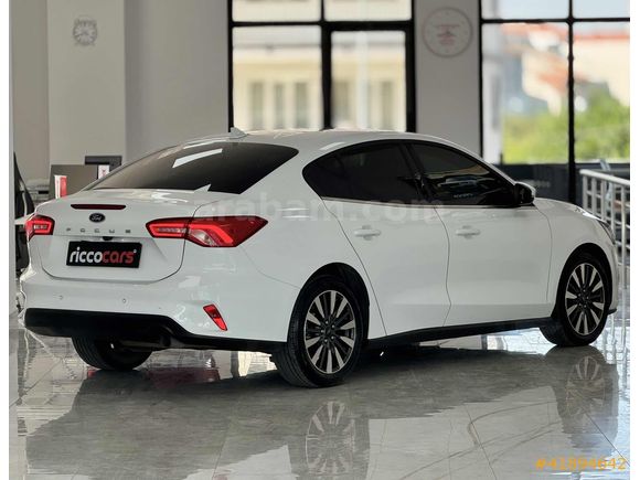27BİN KM FOCUS TİTANİUM BOYASIZ OTOMATİK