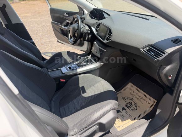 Galeriden Peugeot 308 1.2 PureTech Allure Dynamic 2020 Model Antalya