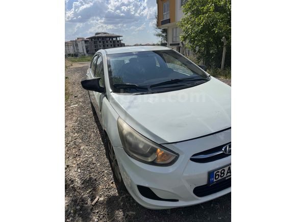 Sahibinden Hyundai Accent Blue 1.4 D-CVVT Mode Plus 2017 Model 