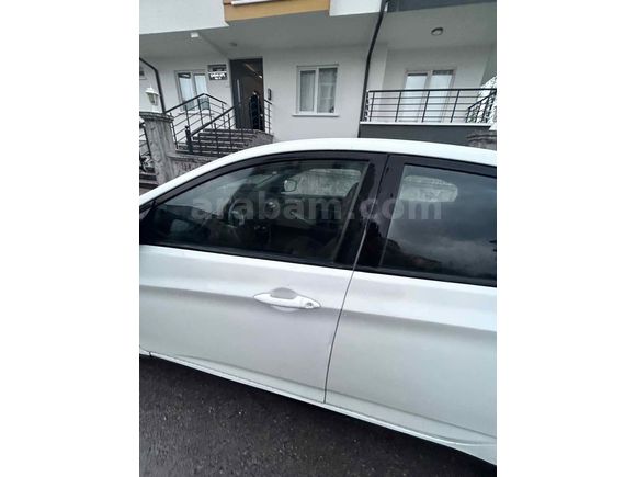 Sahibinden Hyundai Accent Blue 1.4 D-CVVT Mode Plus 2017 Model 