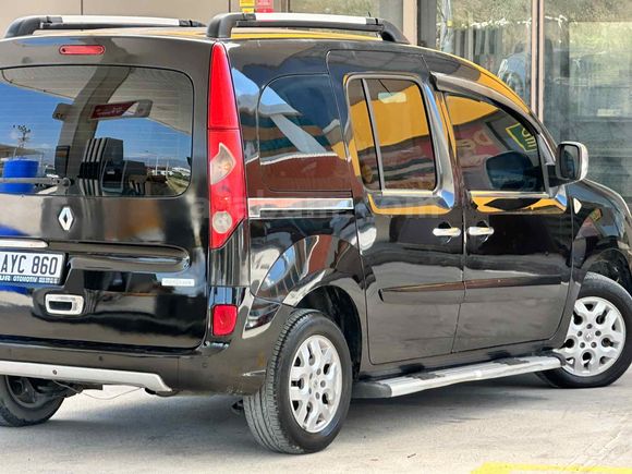 Galeriden Renault Kangoo Multix 1.5 dCi Privilege Chromeline 2011 Model Hatay