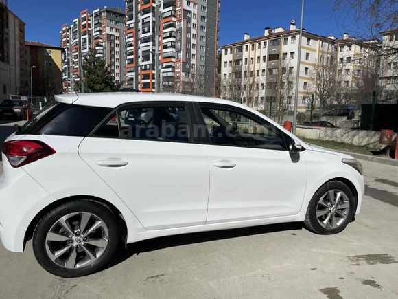 Sahibinden Hyundai i20 1.4 CRDi Style 2016 Model 