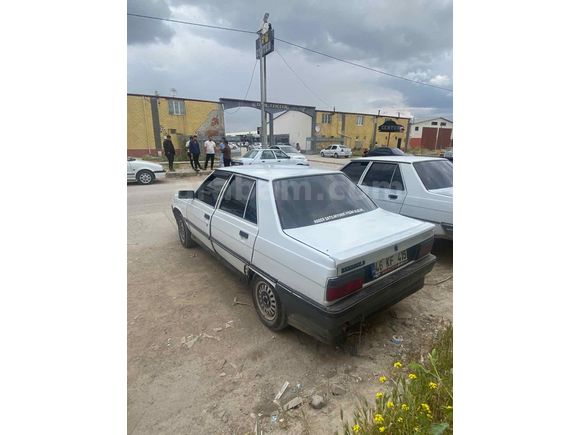 Acil satılık 
Sahibinden Renault R 9 1.4 Broadway 1994 Model 
