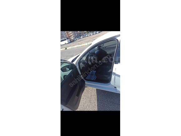 Sahibinden Skoda Rapid 1.4 TDI GreenTec Ambition 2015 Model