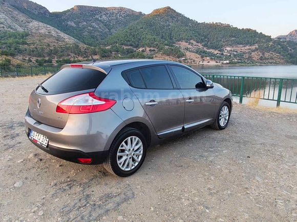 Sahibinden Renault Megane 1.5 dCi Privilege 2012 Model 