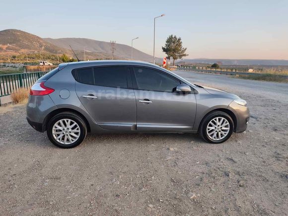 Sahibinden Renault Megane 1.5 dCi Privilege 2012 Model 