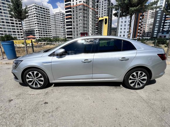 Sahibinden Renault Megane 1.3 TCe Icon 2025 Model 