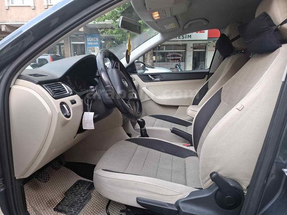 Sahibinden Skoda Rapid 1.6 CR TDI Elegance 2015 Model 