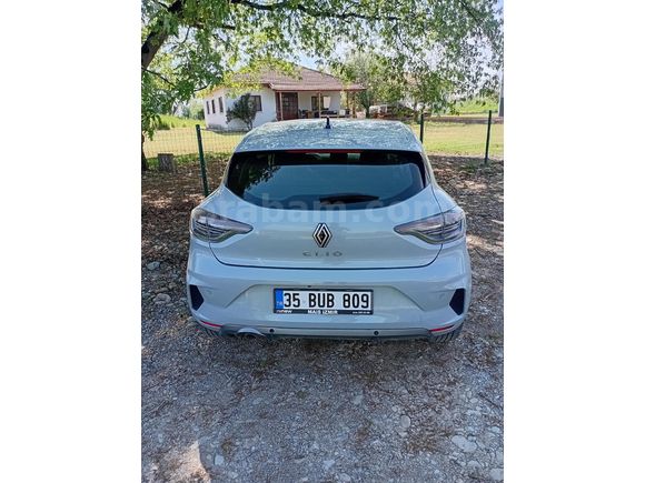Sahibinden Renault Clio 1.0 TCe Equilibre 2023 Model