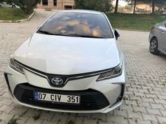 Sahibinden Toyota Corolla 1.8 Hybrid Dream 2020 Model  203.000 km Gri (metalik)