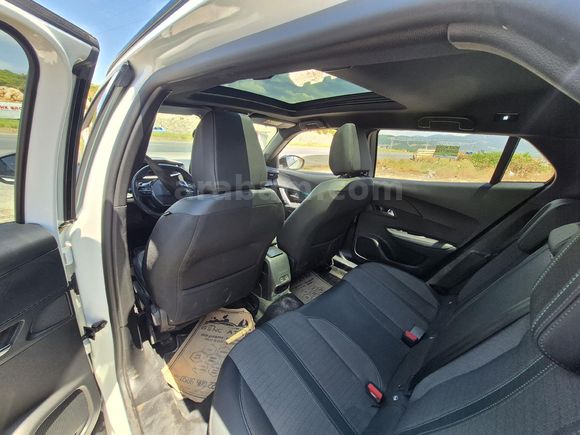 Sahibinden Peugeot 2008 1.2 PureTech Allure 2023 Model