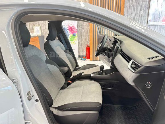 POLAT' 2025 MODEL 1.0 TCE RENAULT CLİO EVOLUTİON 15 DK KREDİ İLE