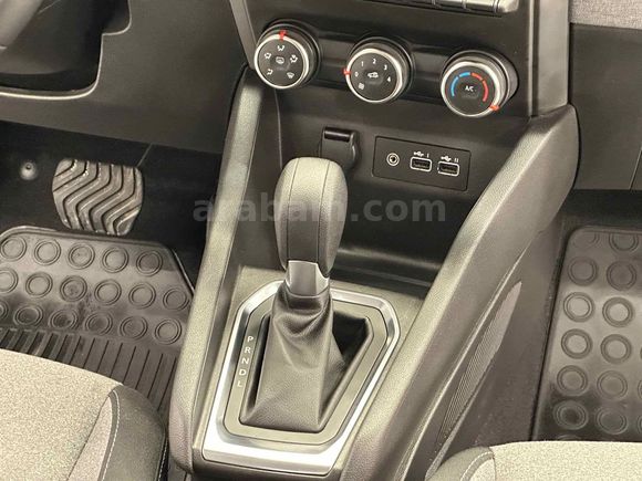 POLAT' 2025 MODEL 1.0 TCE RENAULT CLİO EVOLUTİON 15 DK KREDİ İLE