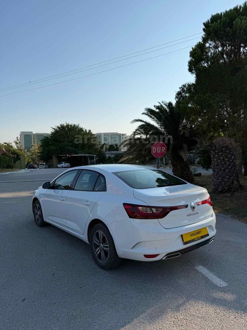 Sahibinden Renault Megane 1.3 TCe Touch 2025 Model Hatay 6.100 km Beyaz 7