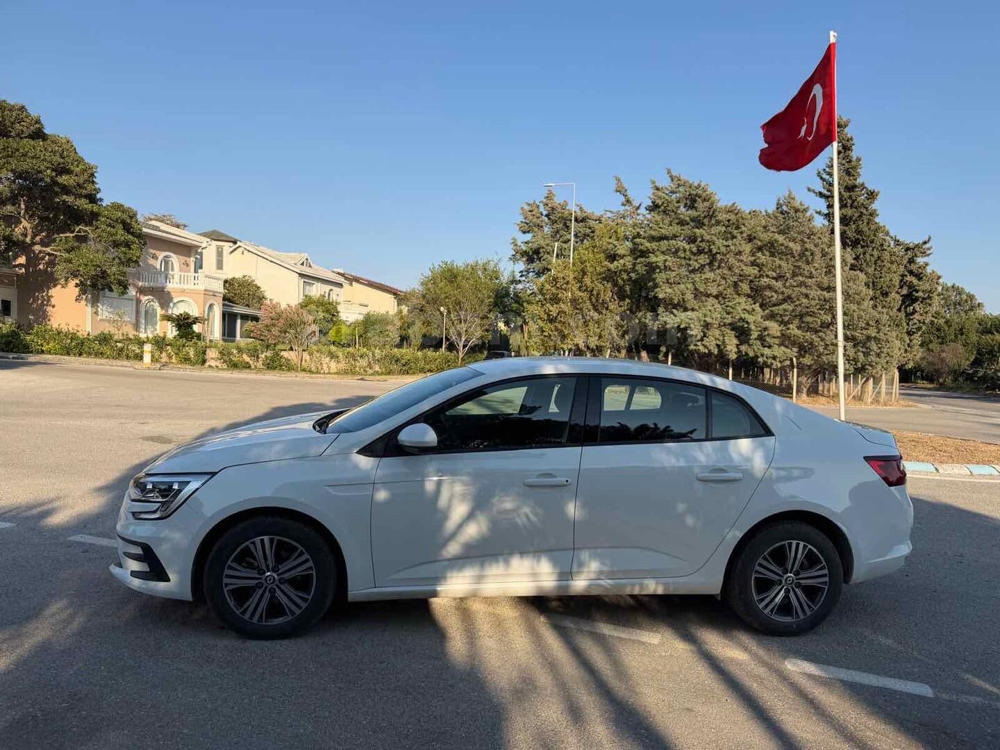 Sahibinden Renault Megane 1.3 TCe Touch 2025 Model Hatay 6.100 km Beyaz 4