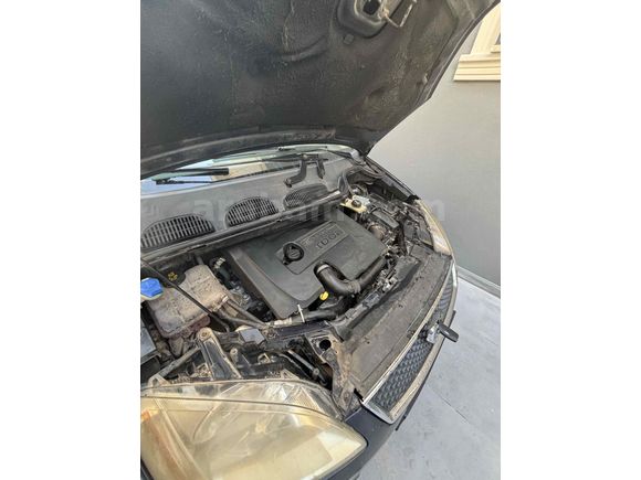 Sahibinden Ford C-Max 1.6 TDCi Ghia 2006 Model 