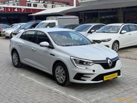 TEK EL 2022 MODEL Megane Sedan 1.3 TCe Joy EDC 40 BİN KM