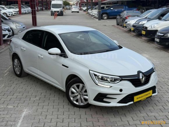 TEK EL 2022 MODEL Megane Sedan 1.3 TCe Joy EDC 40 BİN KM