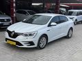 TEK EL 2022 MODEL Megane Sedan 1.3 TCe Joy EDC 40 BİN KM