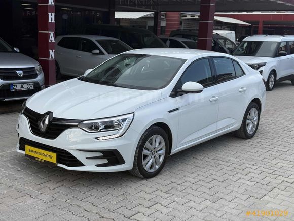 TEK EL 2022 MODEL Megane Sedan 1.3 TCe Joy EDC 40 BİN KM