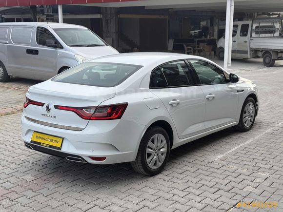 TEK EL 2022 MODEL Megane Sedan 1.3 TCe Joy EDC 40 BİN KM