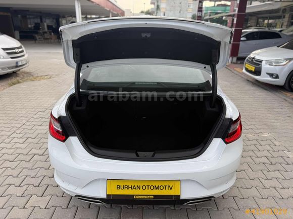 TEK EL 2022 MODEL Megane Sedan 1.3 TCe Joy EDC 40 BİN KM