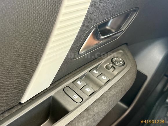 Premium Auto 35 - 6.708 Km-Hatasız-Geri Görüş Kameralı C4