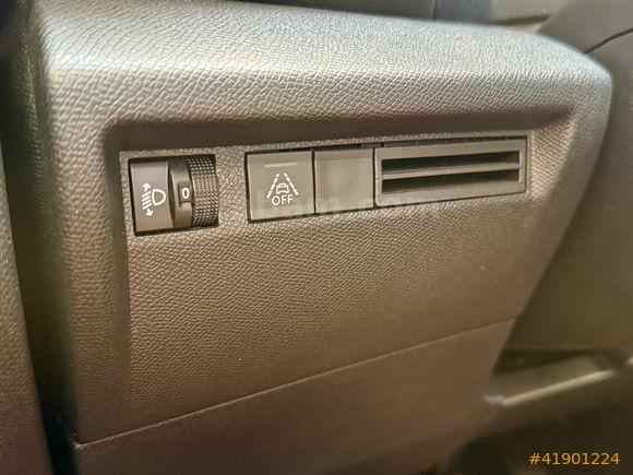 Premium Auto 35 - 6.708 Km-Hatasız-Geri Görüş Kameralı C4