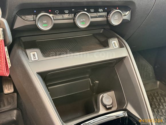 Premium Auto 35 - 6.708 Km-Hatasız-Geri Görüş Kameralı C4
