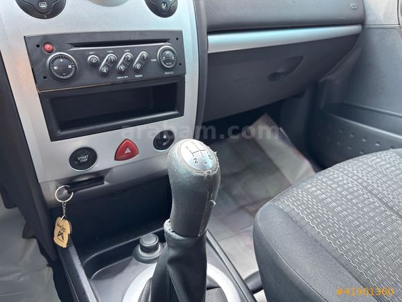 KARAAĞAÇ OTOMOTİV 2009 MODEL MEGANE II DİZEL