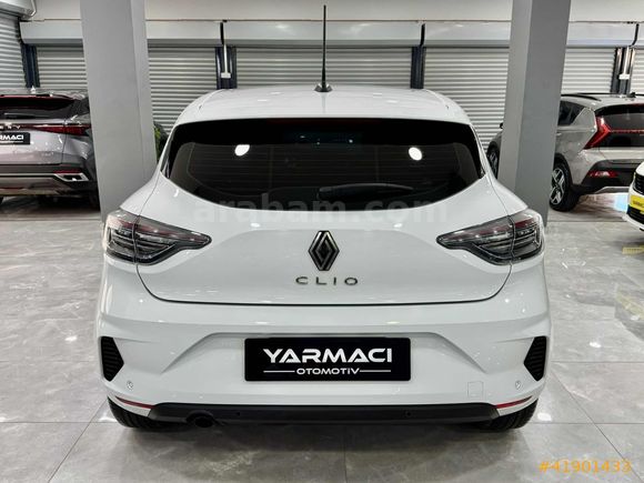 YARMACI OTOMOTİV'DEN 2024 CLİO EVOLUTİON HATASIZ BOYASIZ