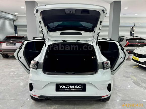 YARMACI OTOMOTİV'DEN 2024 CLİO EVOLUTİON HATASIZ BOYASIZ