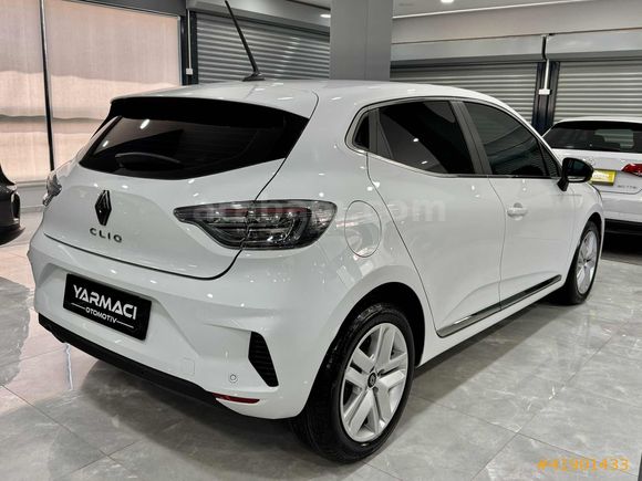 YARMACI OTOMOTİV'DEN 2024 CLİO EVOLUTİON HATASIZ BOYASIZ