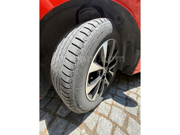 İkinci Sahibinden Renault Clio 1.0 TCe Touch 2023 Model 