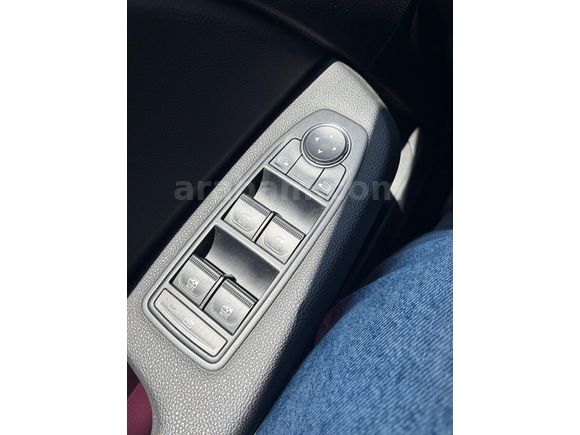 İkinci Sahibinden Renault Clio 1.0 TCe Touch 2023 Model 