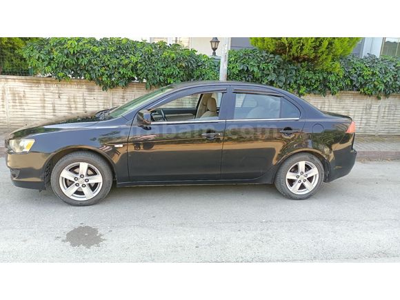 Sahibinden Mitsubishi Lancer 1.5 Invite 2009 Model